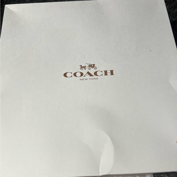 COPY - NWT Coach Peyton Op Art Embossed Patent Double Zip Carryall 24607 Passio… - Picture 9 of 9